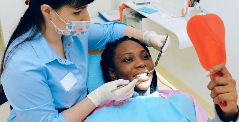 La vérité sur la couverture des soins dentaires pour les réfugiés : mythes et réalités La vérité sur la couverture des soins dentaires pour les réfugiés : mythes et réalités